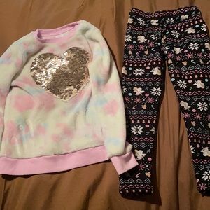 Girl clothing bundle (sweater & leggings) 6x.